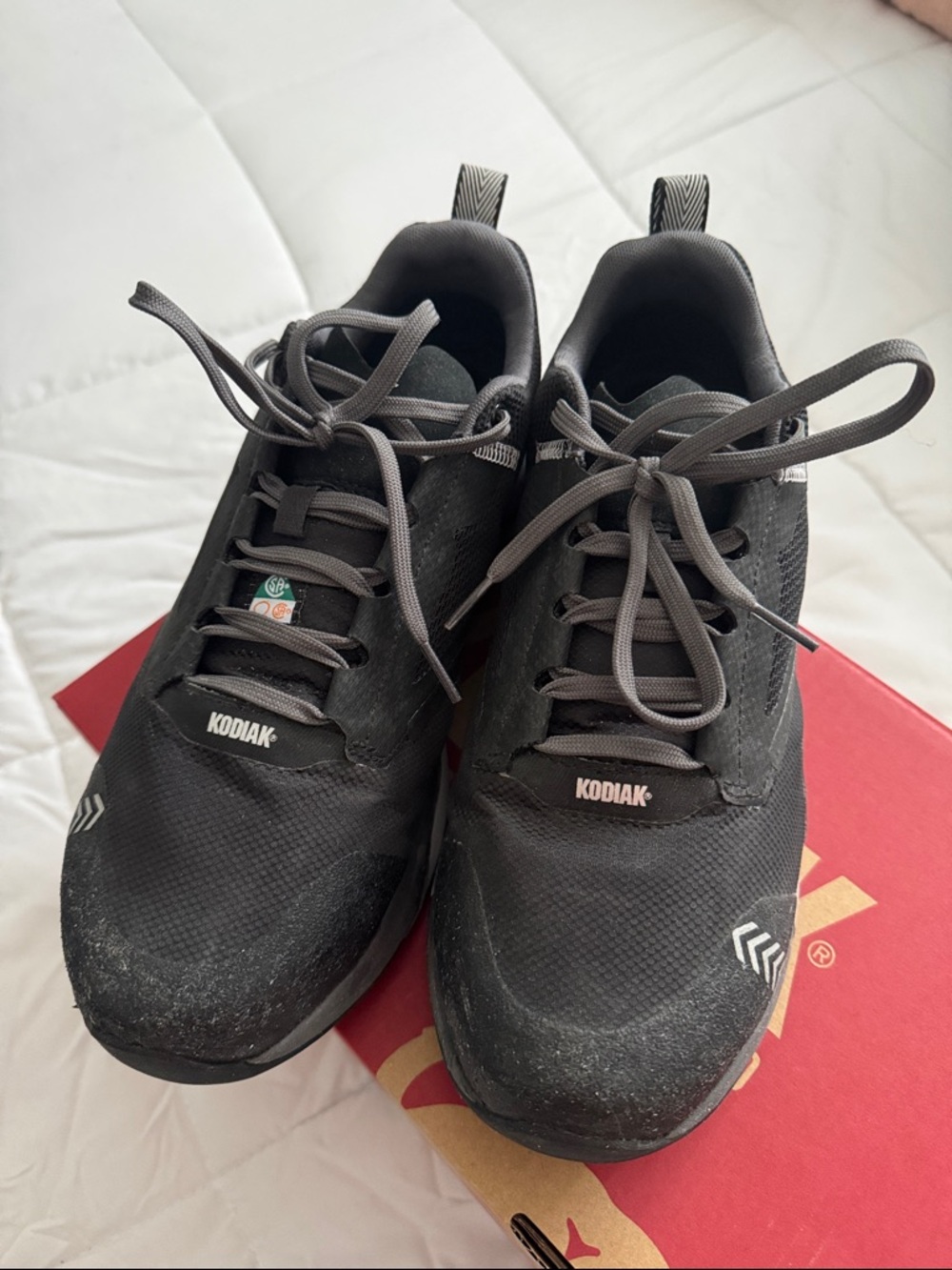 🔥 Kodiak Quicktrail Steel Toe Boots – Almost New! 🔥